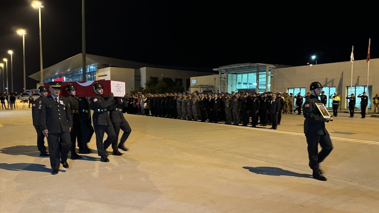 Şırnak'ta Şehit Asker İçin Anma Töreni Düzenlendi