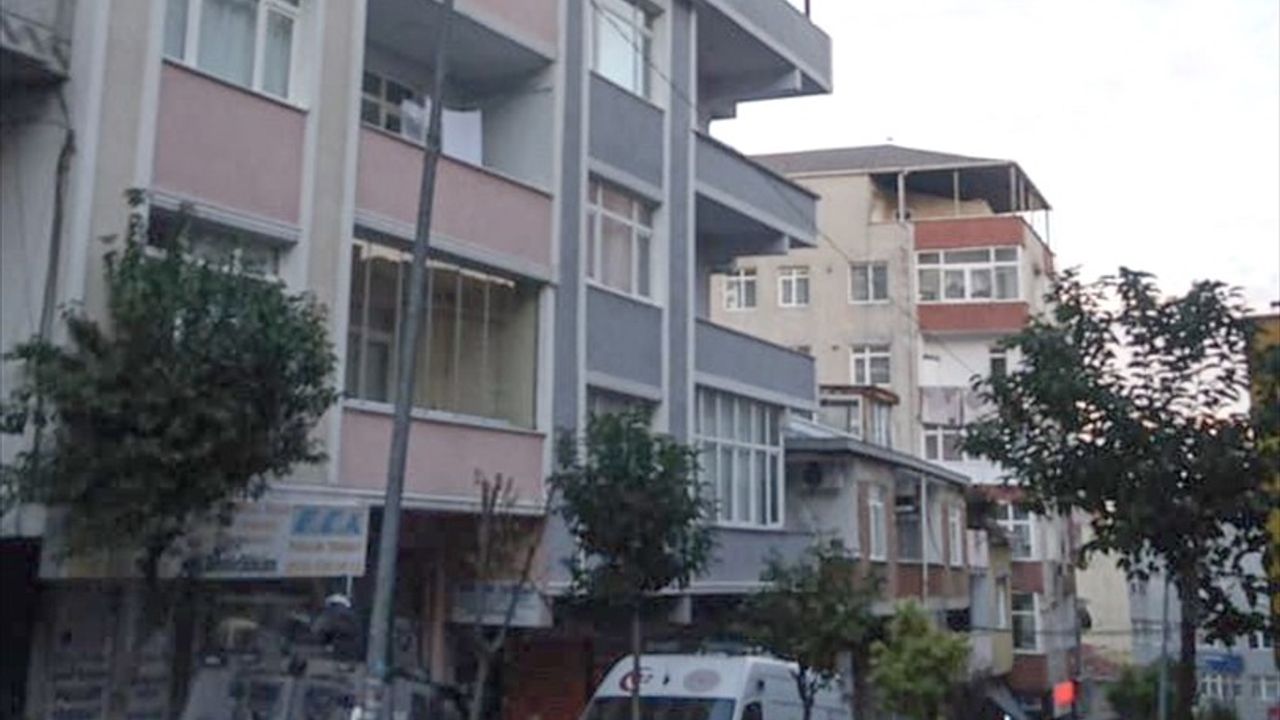 Şişli'de Baza Kapağının Düşmesi Sonucu Kadın Hayatını Kaybetti