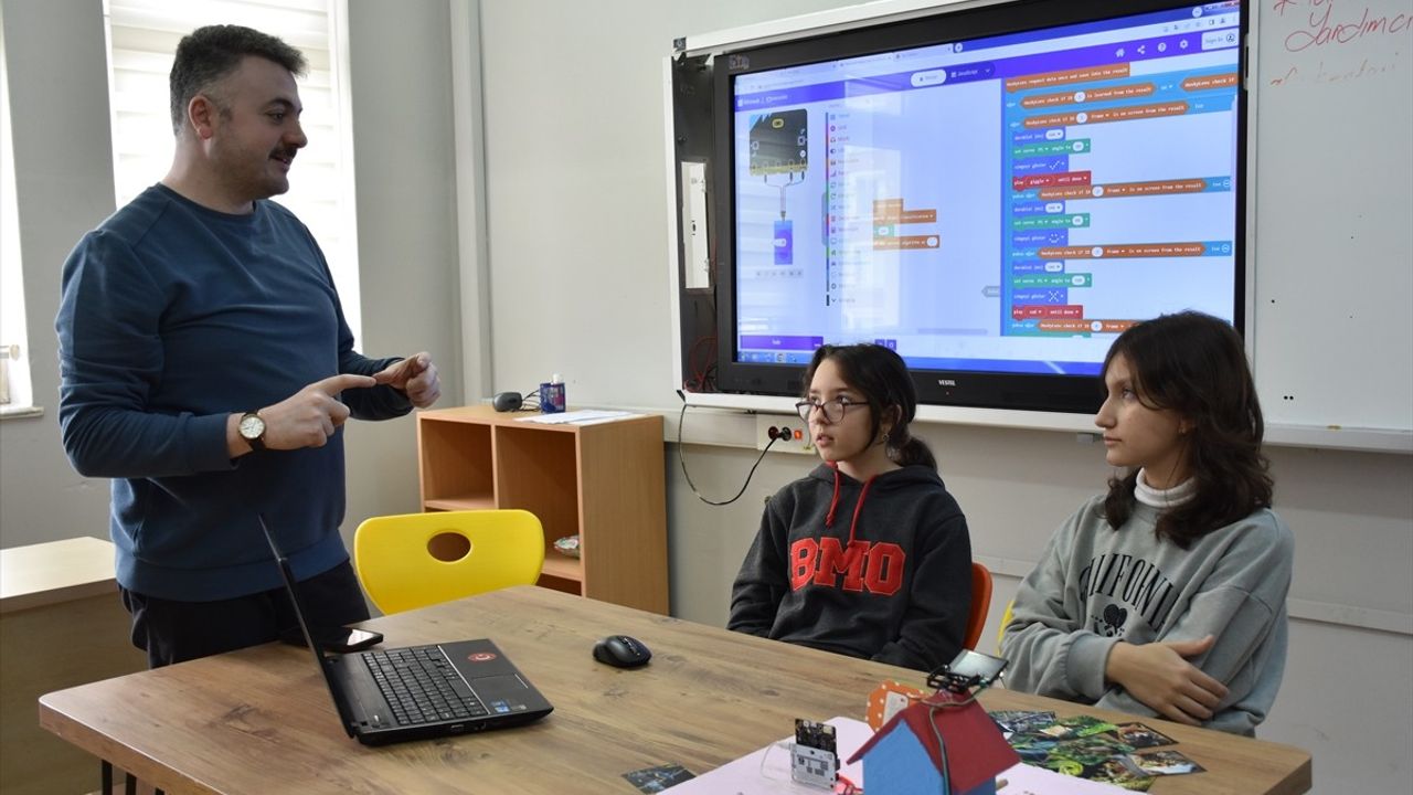 Trabzon'da Öğrencilerden Akıllı Kuş Yuvası Projesi