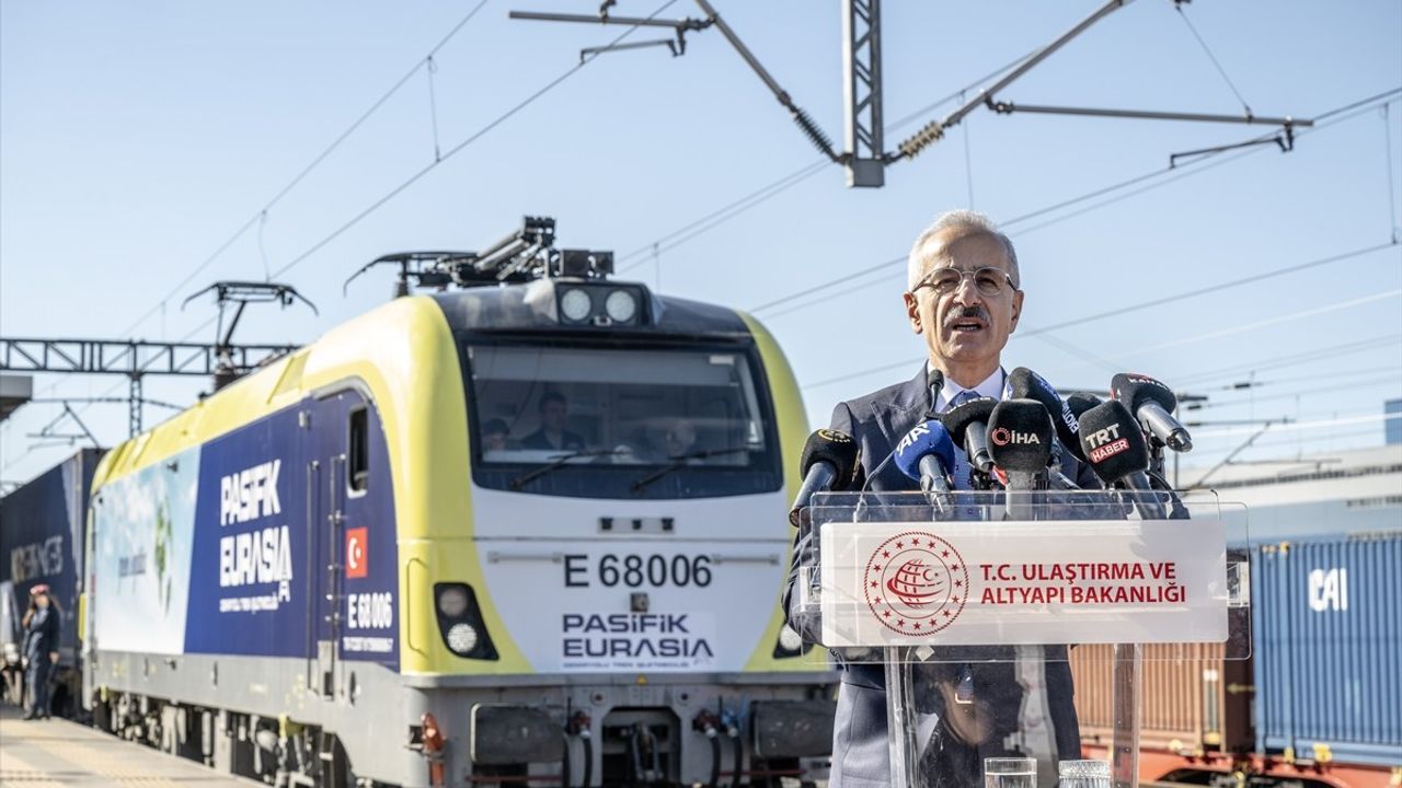 Türkiye'nin İlk Özel Uluslararası Yük Treni Seferlerine Başladı