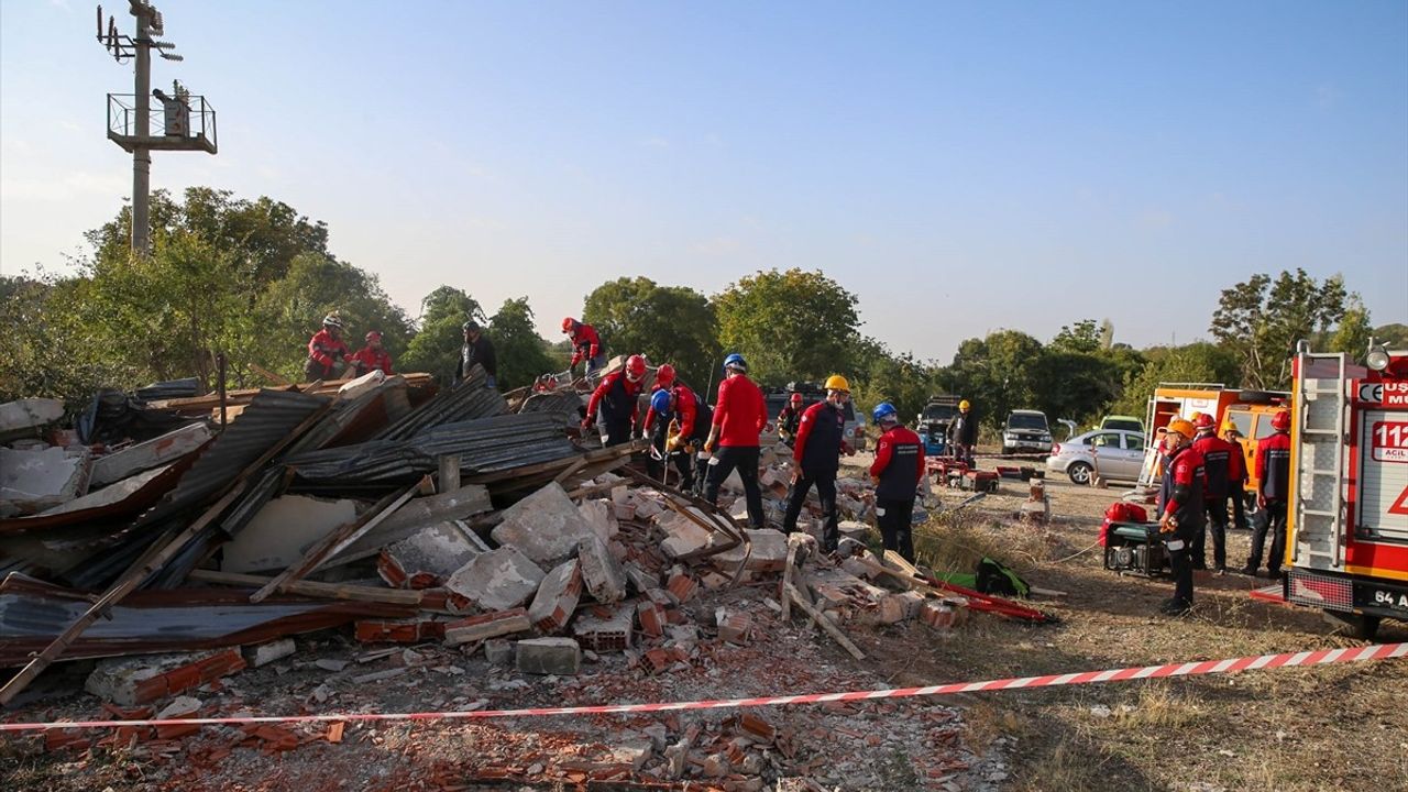 Uşak'ta 6 Saat Süren Deprem Tatbikatı Gerçekleştirildi