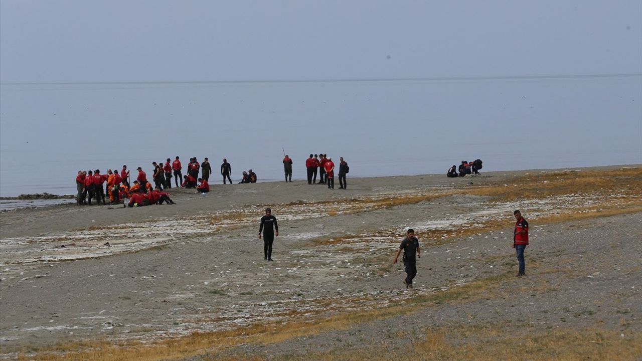 Van'da Kayıp Üniversite Öğrencisini Arama Çalışmaları Devam Ediyor