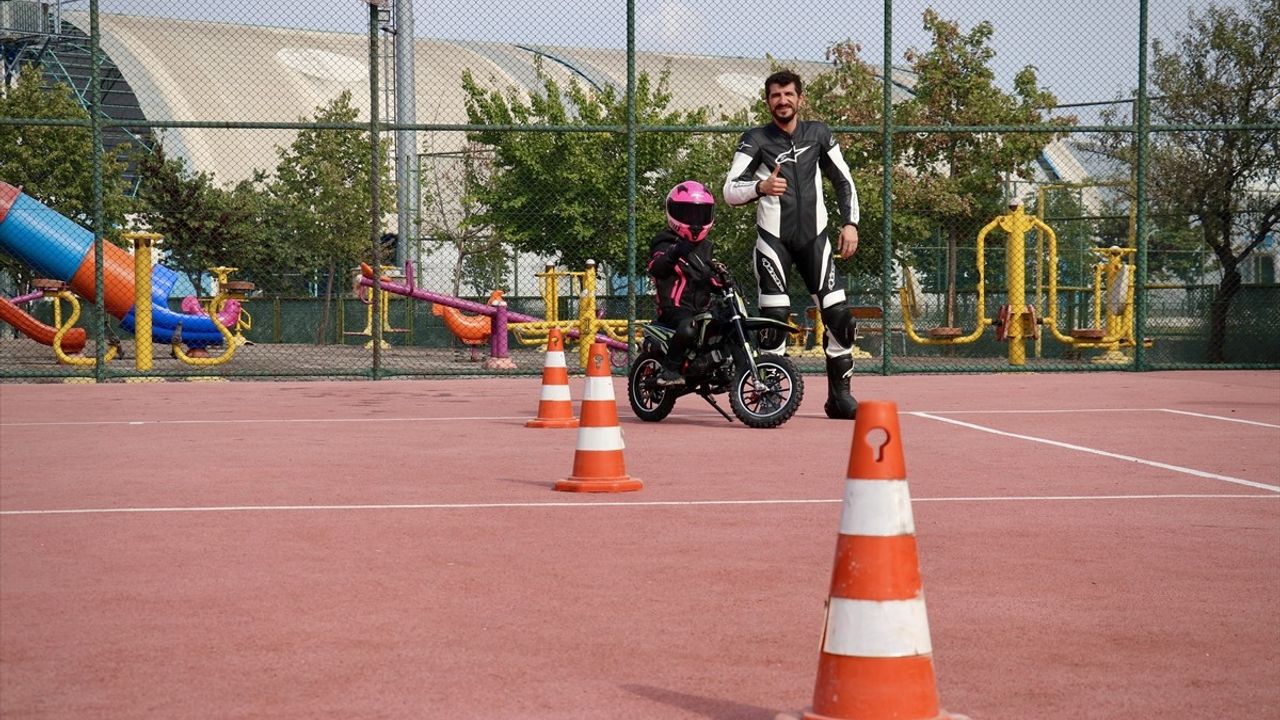 Vezirköprü'de Baba-Oğul Motosiklet Yarışlarına Hazırlanıyor