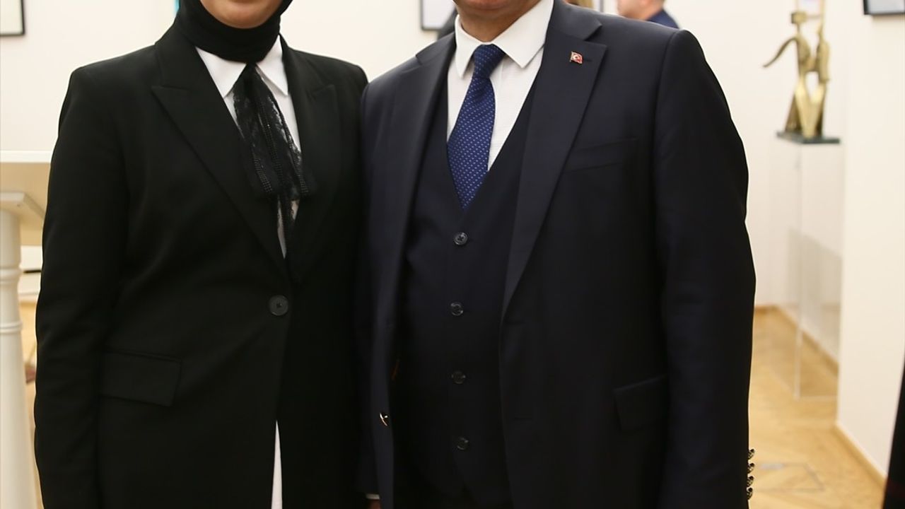 Viyana'da Azize Ceyhun'un Sanat Sergisi Açıldı