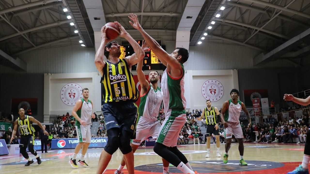 Yalovaspor Basketbol'un Fenerbahçe Beko'ya Yenilgisi