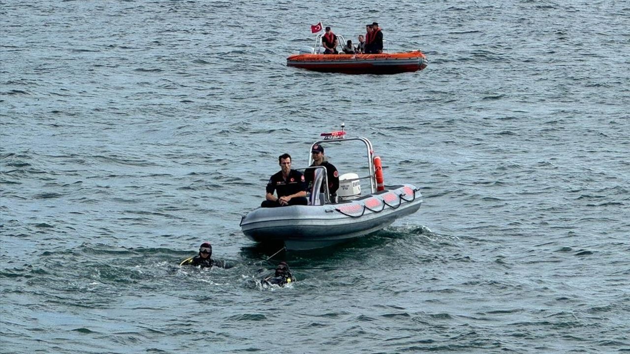 Zeytinburnu'nda Kaybolan Çocuk İçin Arama Çalışmaları Devam Ediyor