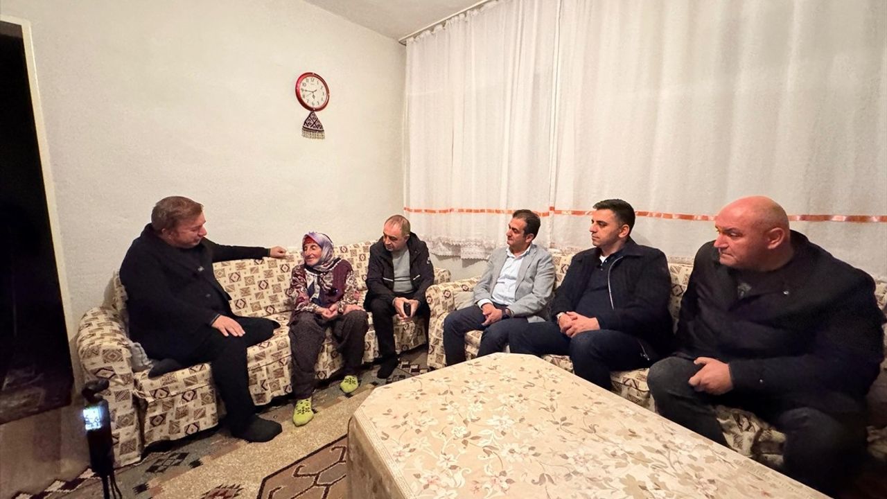 79 Yaşındaki Dilber Çataltepe: Hayvancılıkta Azim ve Çalışkanlığın Sembolü