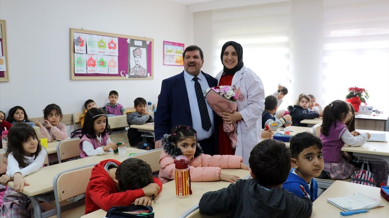 Ağrı'da Üç Kuşak Öğretmenlik: Baba, Kızı ve Torunu