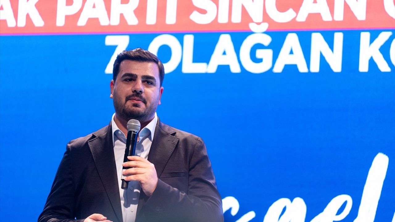 AK Parti Gençlik Kolları 7. Olağan Kongresi'nde Eleştiriler Gündemde