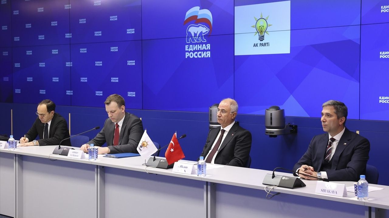AK Parti ve Birleşik Rusya Partisi Arasında Protokol İmzalandı