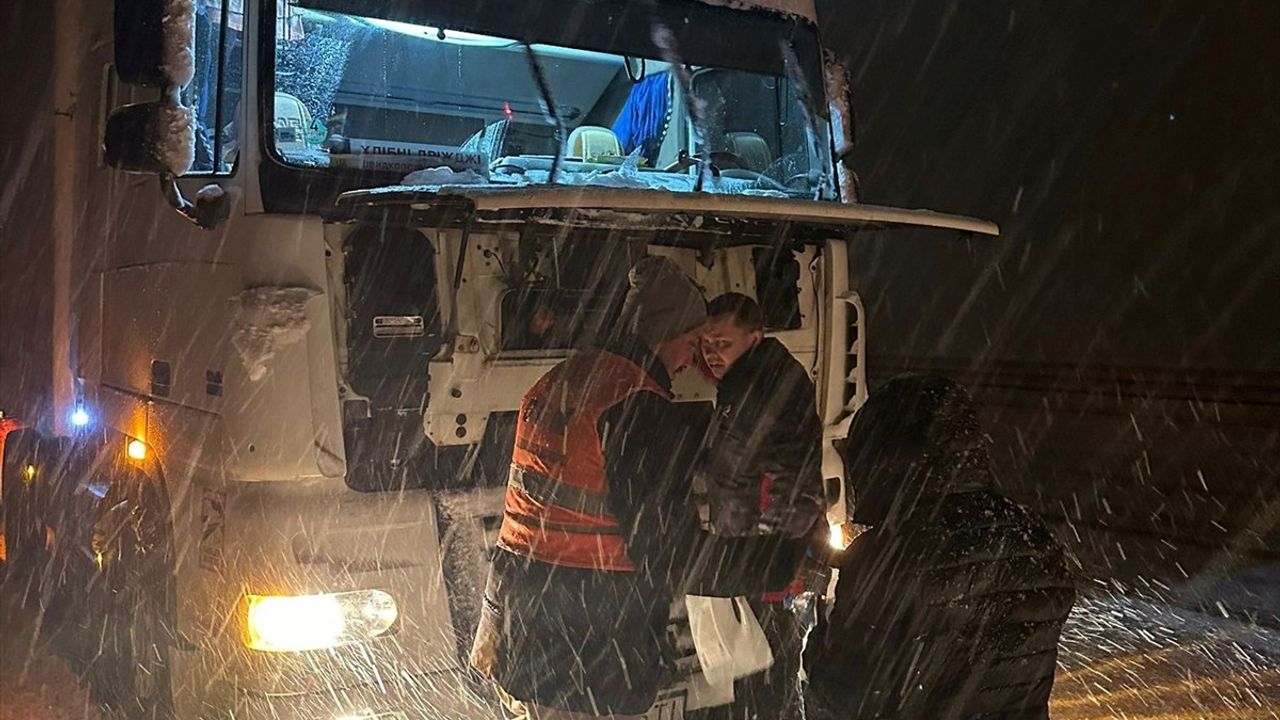 Anadolu Otoyolu İstanbul Yönü Yeniden Ulaşıma Açıldı