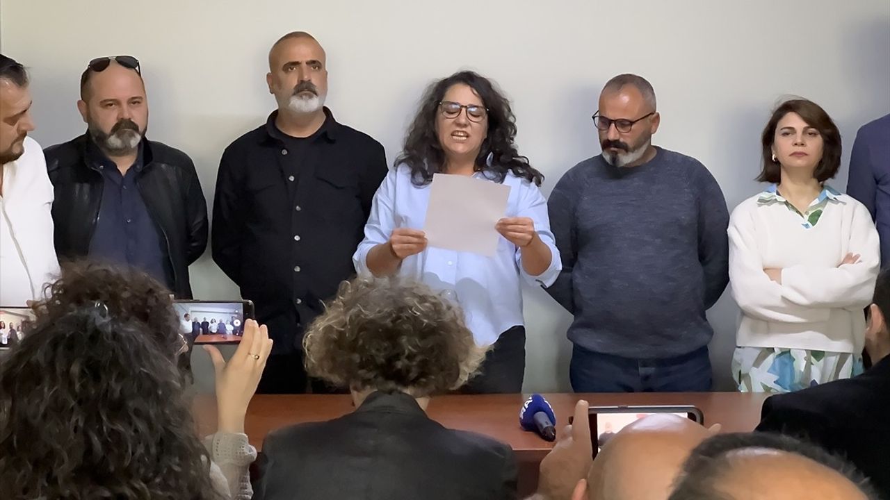 Anadolu Yakası 1 No'lu Şube Yönetimi İstifa Etti