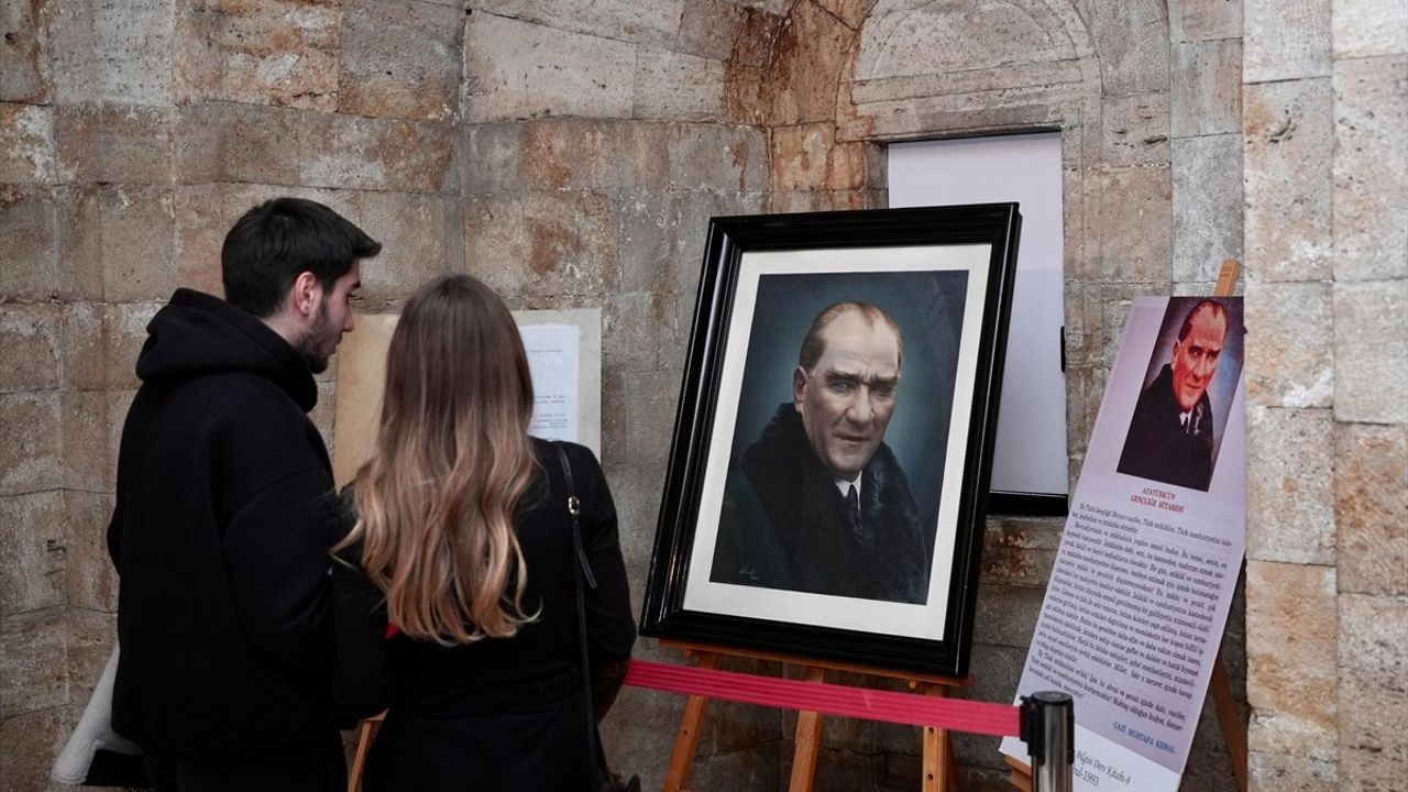 Anıtkabir'de Orijinal Atatürk Portresi Sergisi