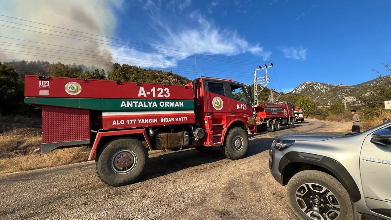 Antalya'da Orman Yangınına Müdahale