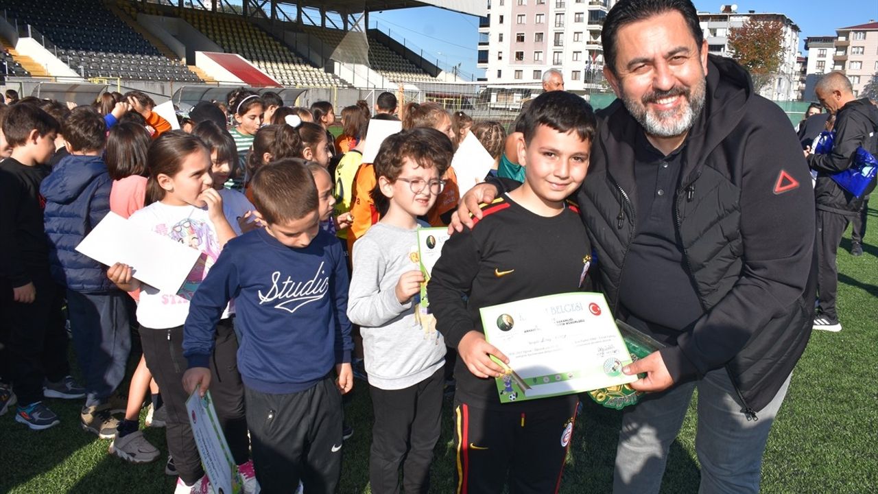 Artvin'de Futbol Şenliği Coşku İle Başladı