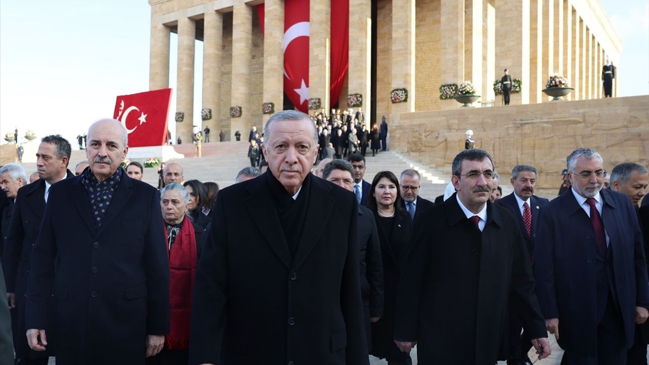 Atatürk İçin Anıtkabir'de Devlet Töreni Düzenlendi