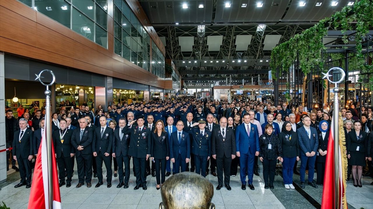 Atatürk, Sabiha Gökçen Havalimanı'nda Hologram ile Anıldı