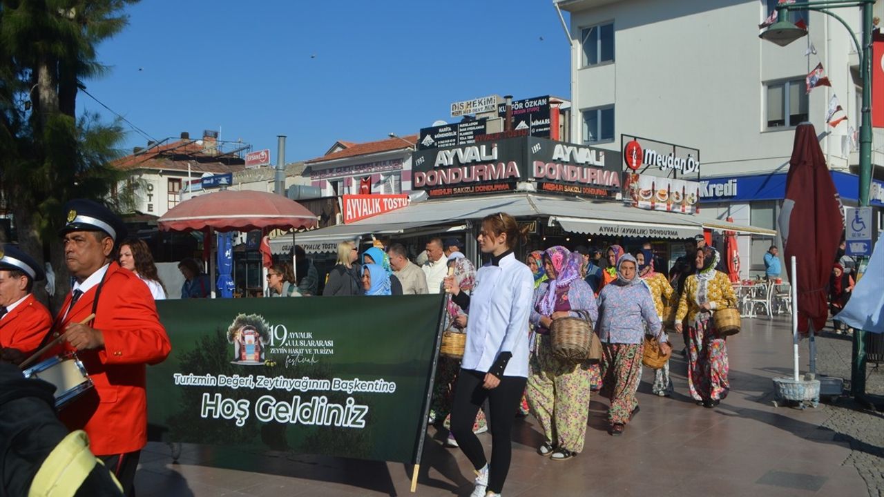 Ayvalık'ta 19. Zeytin Hasat Festivali Başladı