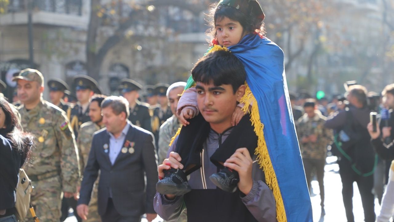 Azerbaycan'da Karabağ Zaferi Coşkuyla Kutlandı