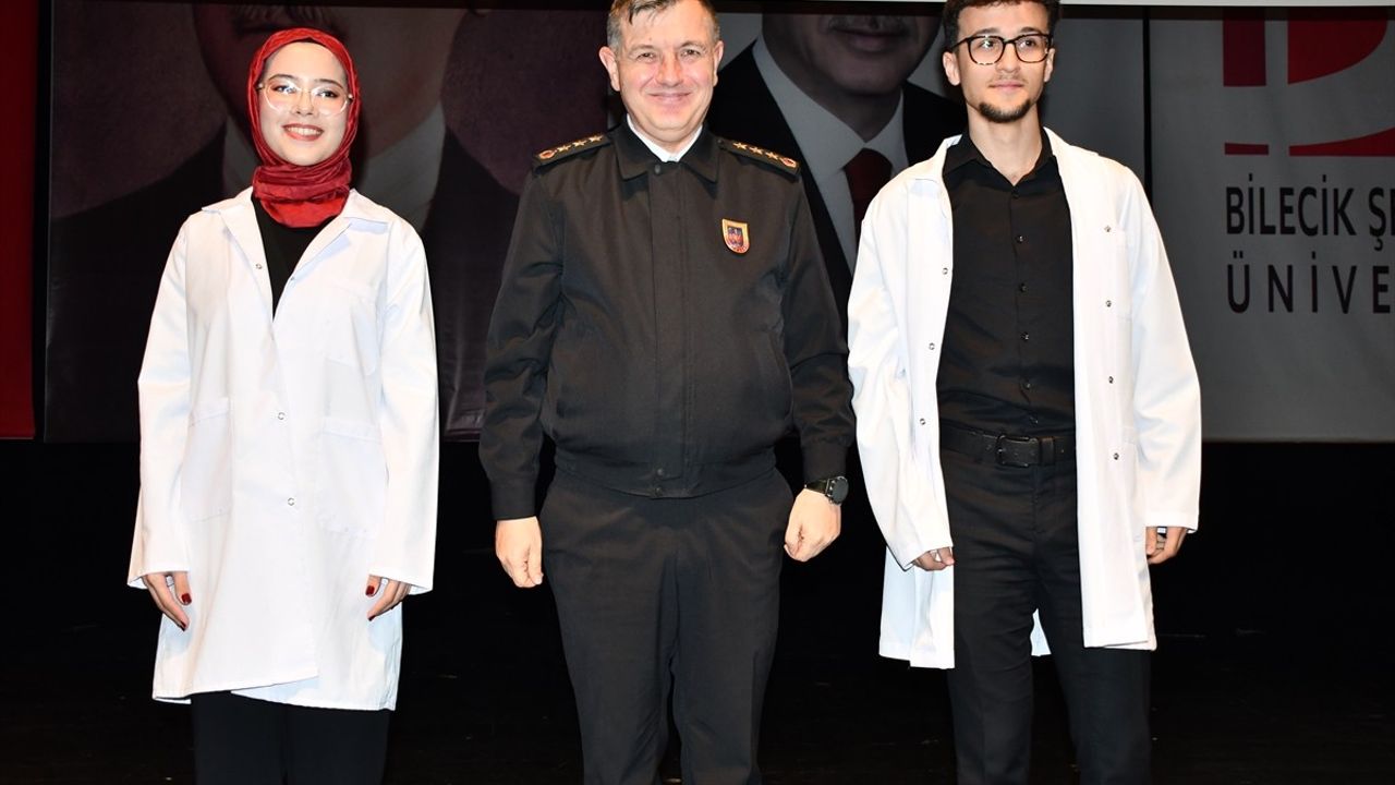 Bilecik'te Diş Hekimliği Öğrencileri Beyaz Önlük Giydi