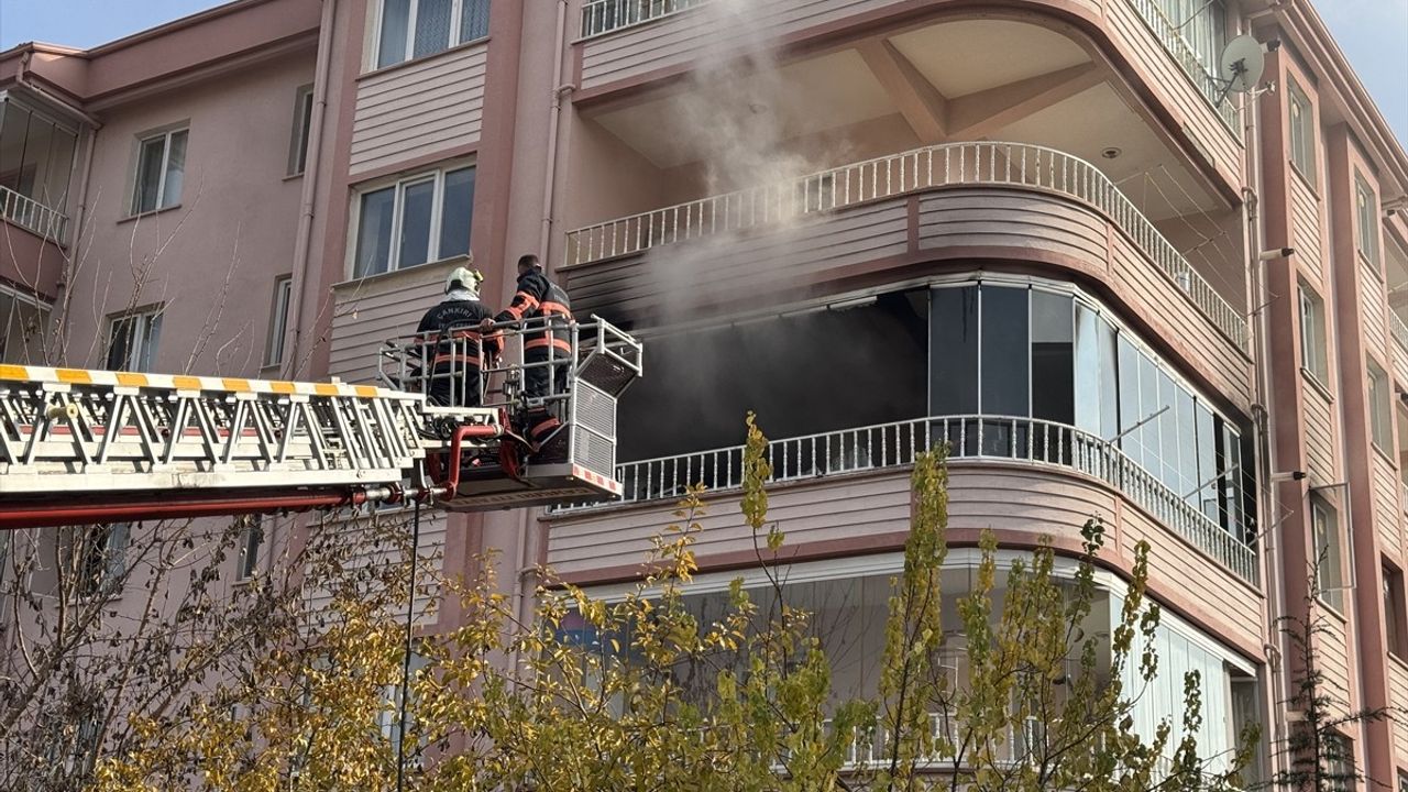 Çankırı'da Apartmanda Yangın: 3 Kişi Dumandan Etkilendi