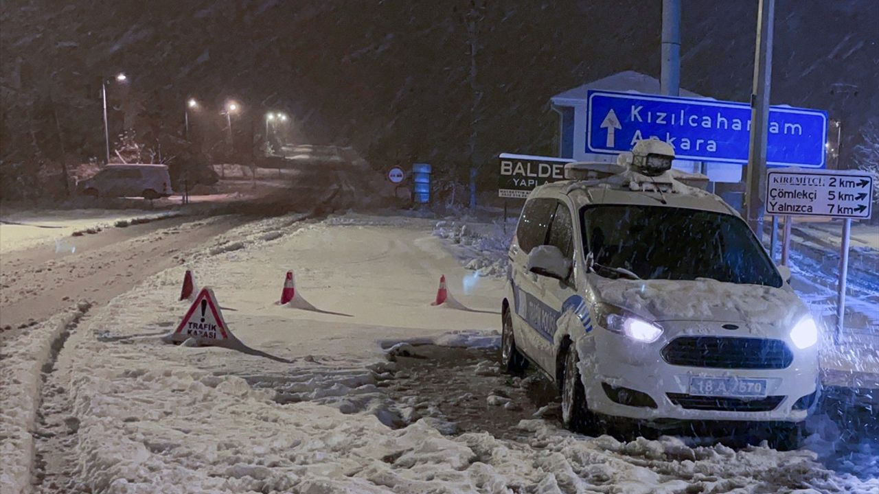 Çankırı'da Kar Yağışı Sebebiyle Mahsur Kalan 4 Kişi Kurtarıldı