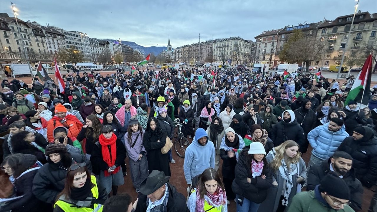 Cenevre'de Gazze ve Lübnan İçin Protesto