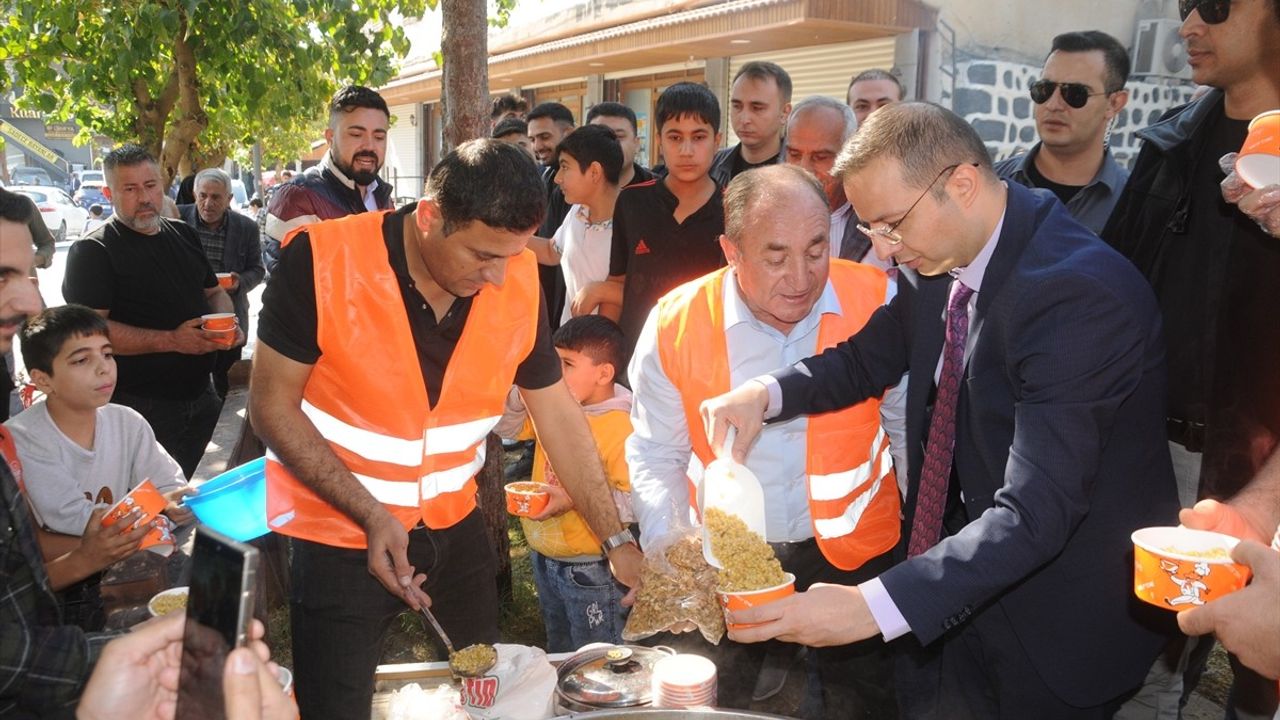 Cizre'de Geleneksel Buğday Yemeği İkramı Yapıldı