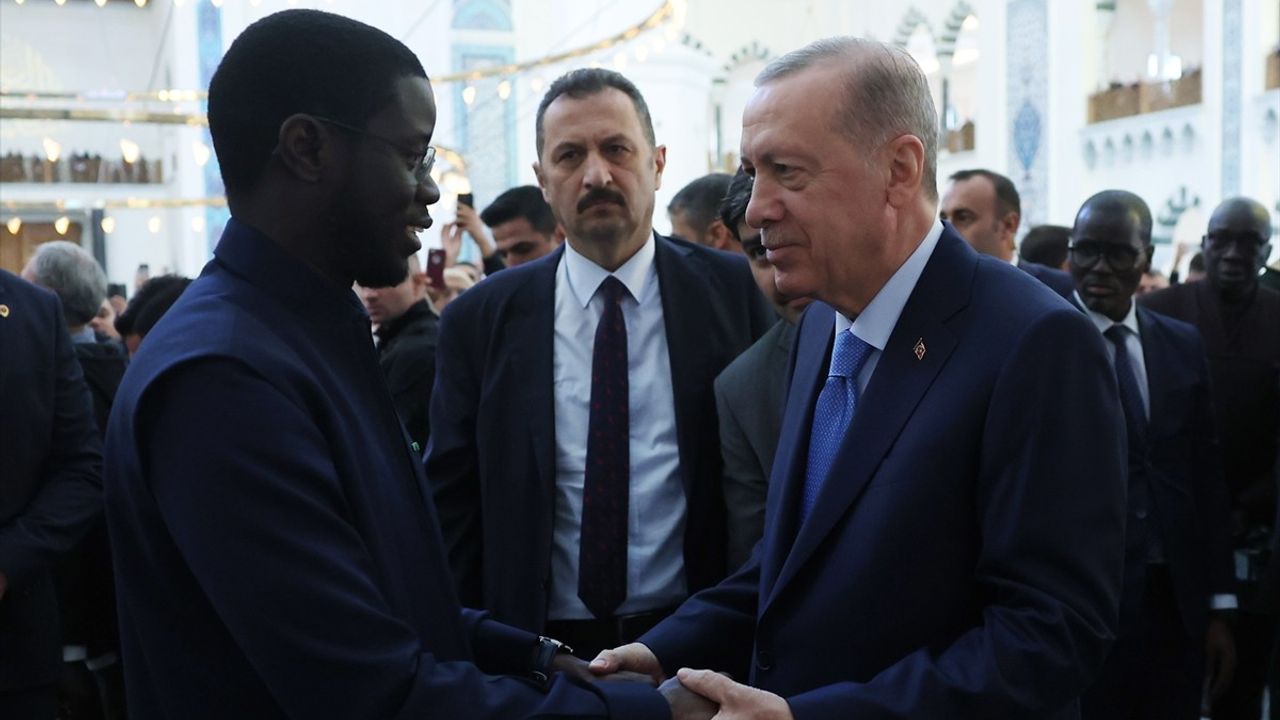 Cumhurbaşkanı Erdoğan, Cuma Namazını Büyük Çamlıca Camisi'nde Kıldı