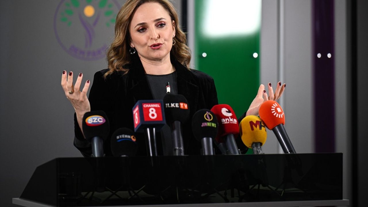 DEM Parti Sözcüsü Doğan'dan Kayyum Atamalarına Tepki