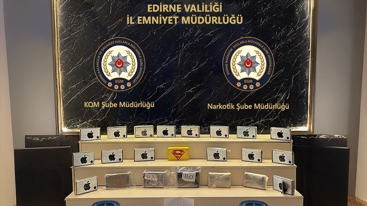 Edirne'de Tırda 24 Kilo 300 Gram Kokain Ele Geçirildi