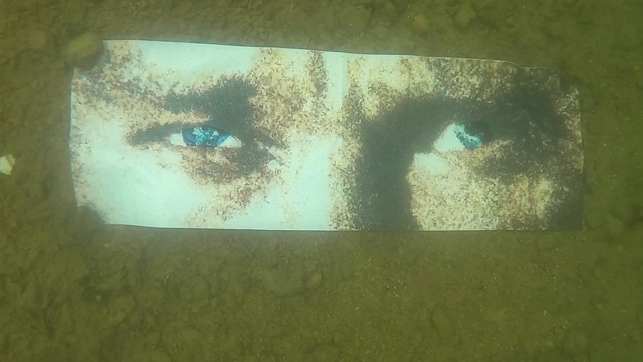 Elazığ'da Su Altında Atatürk Anması