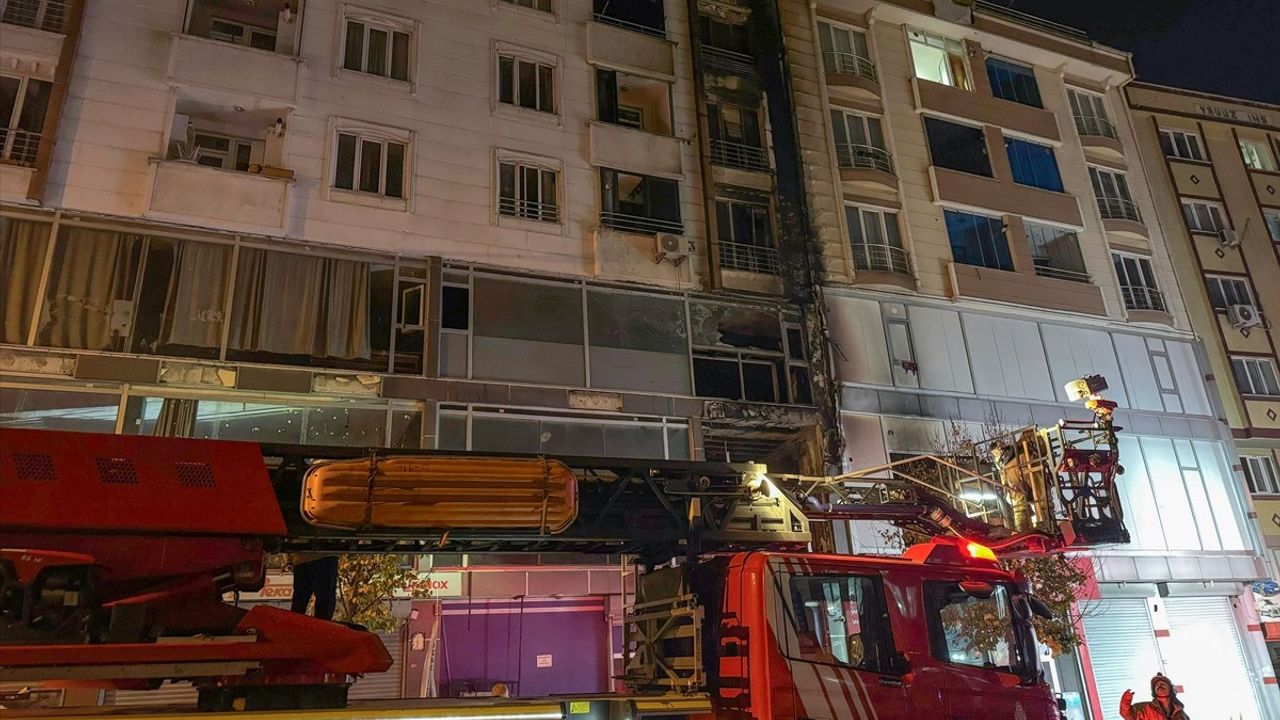 Esenyurt'ta Tekstil Atölyesinde Yangın