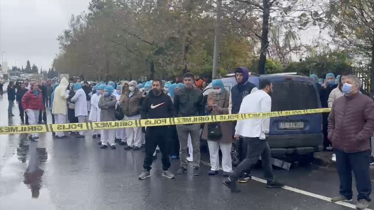 Esenyurt'ta Tıbbi Cihaz Üretim Fabrikasında Yangın Çıktı