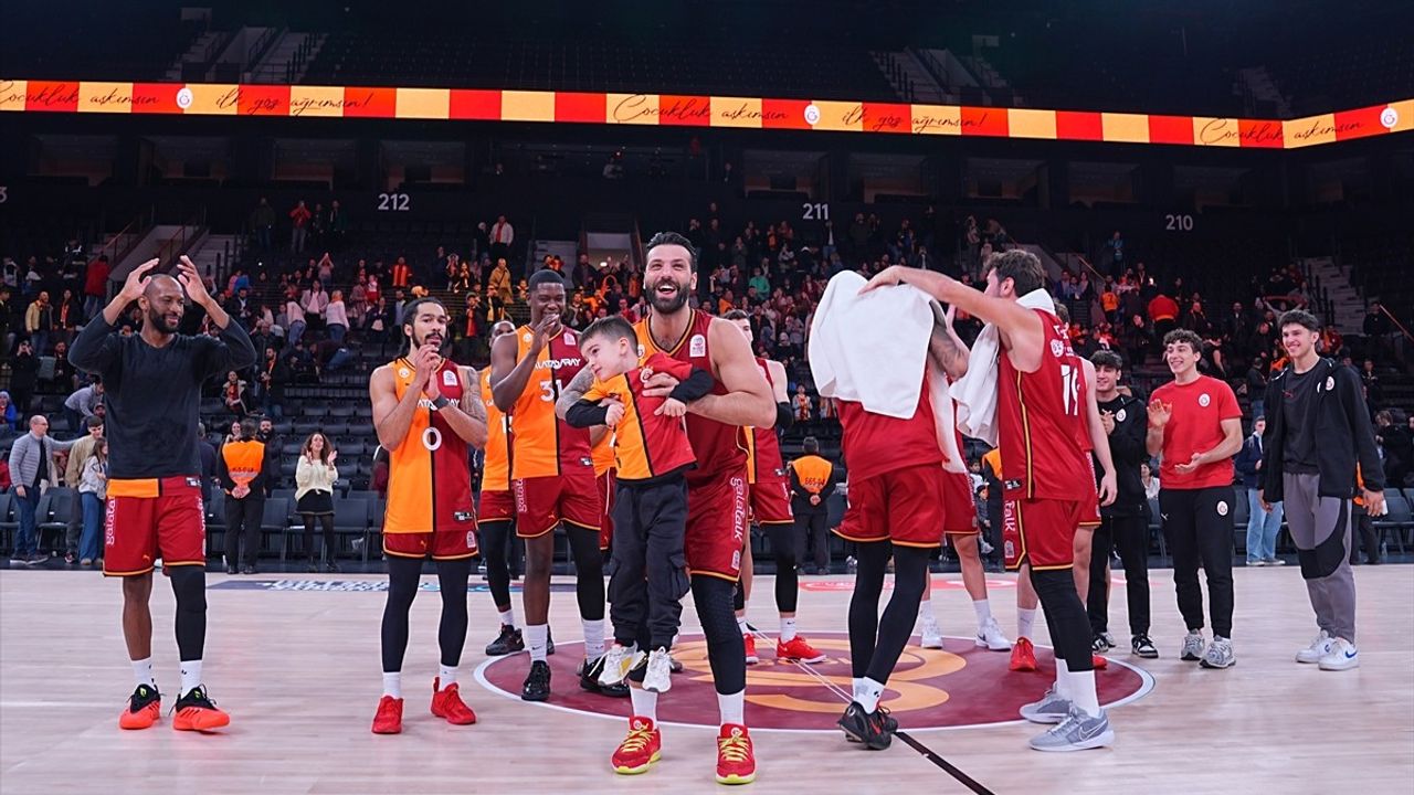 Galatasaray, Mersinspor'u 101-82 ile Geçti