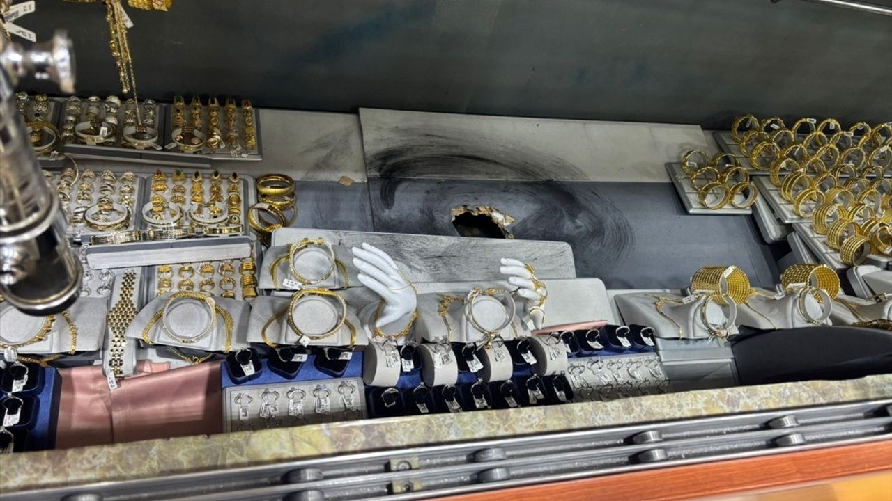 Güngören'de Kilolarca Altın Çalan Zanlı Tutuklandı
