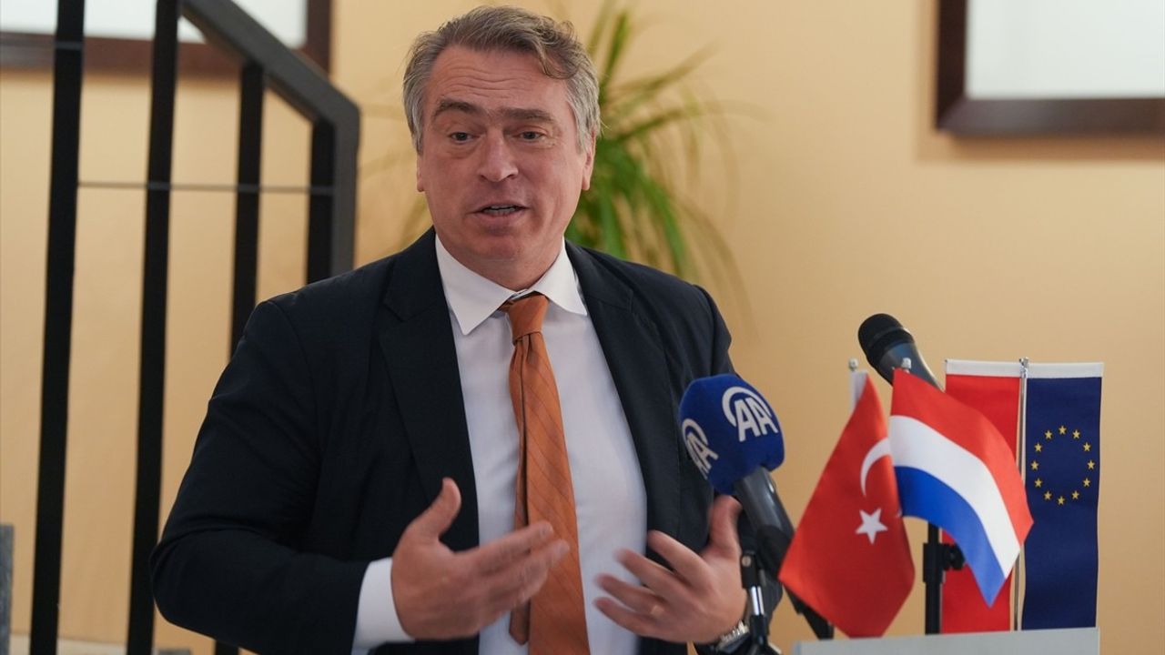 Hollanda ve Türkiye Arasındaki Dostluğun 100. Yılı Kutlandı