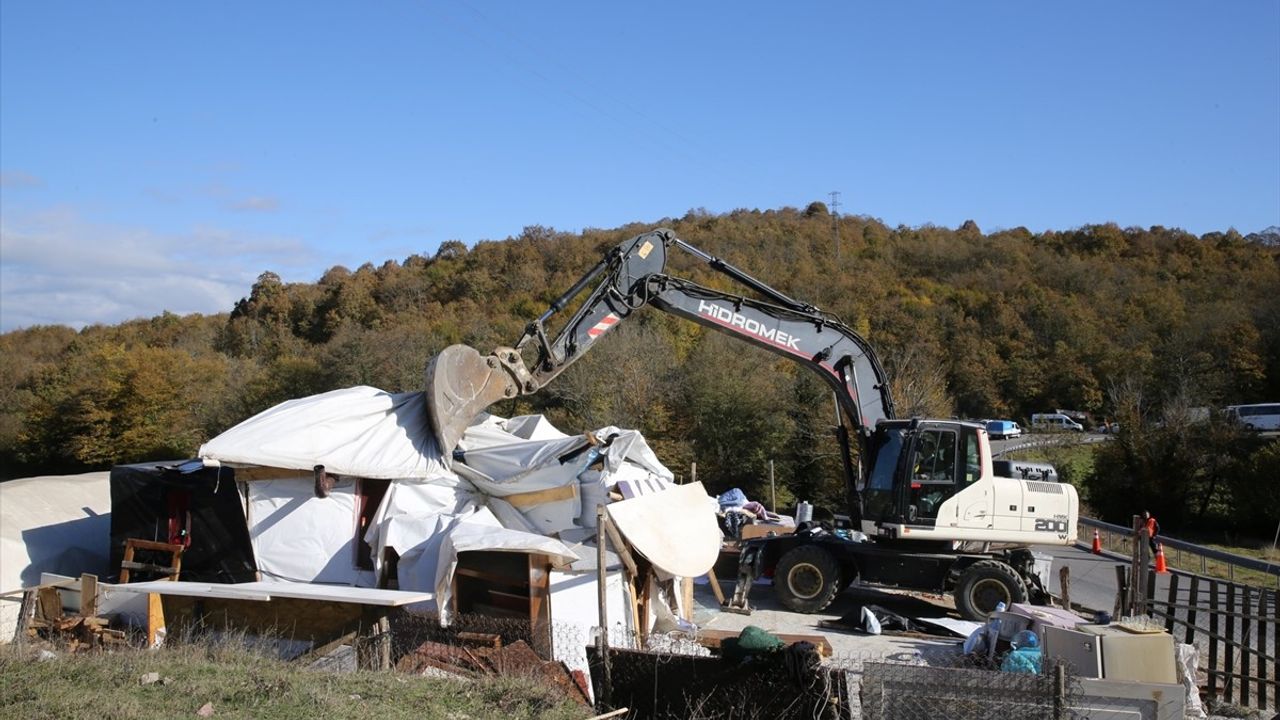 İSKİ, Kabakoz Havzası'ndaki Zararlı Yapıları Yıktı