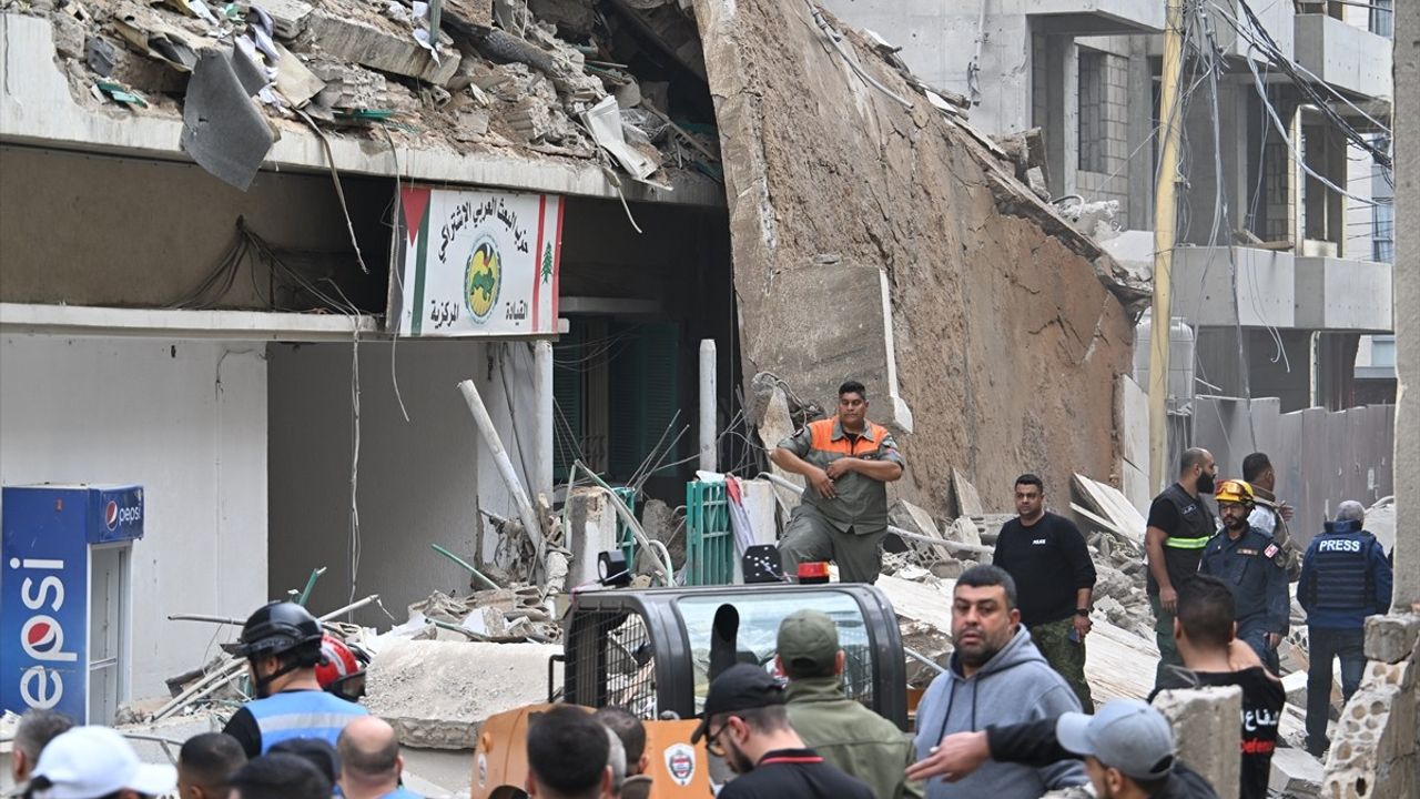 İsrail'in Beyrut'taki Saldırısında Hizbullah Sözcüsünün Hayatını Kaybettiği İddia Ediliyor