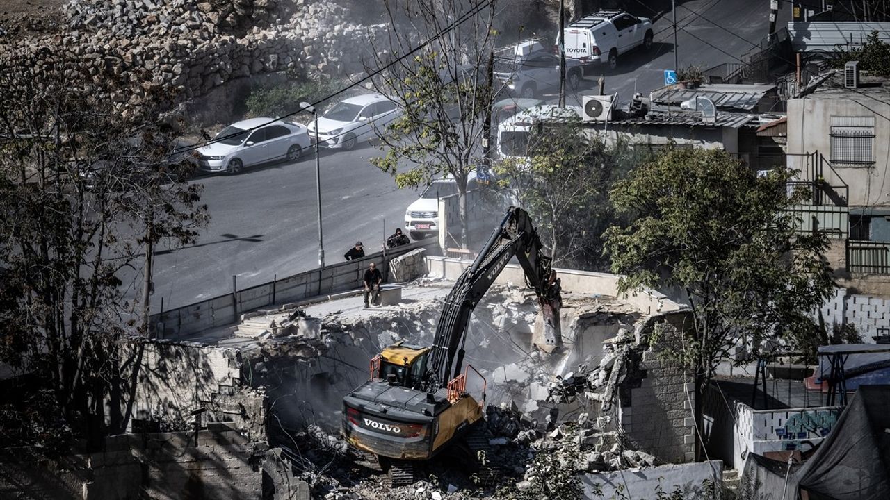 İsrail Ordusu, Doğu Kudüs'te Filistinlilere Ait Evi Yıktı