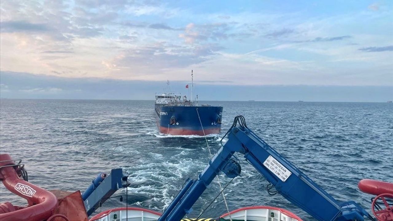 İstanbul Boğazı'ndaki Tanker Kurtarıldı