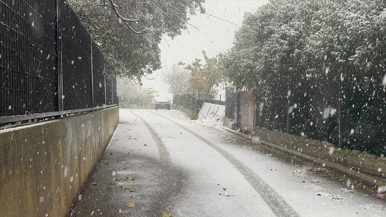 İstanbul'da Kar Yağışı Başladı