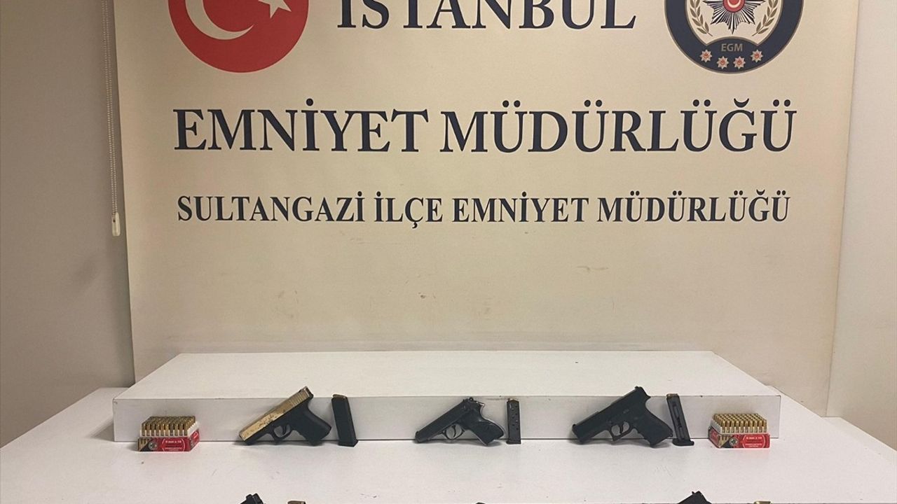 İstanbul Sultangazi'de Ruhsatsız Silahlara Operasyon