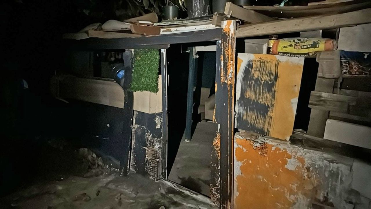 İzmir'de Yangın Faciası: 5 Kardeş Hayatını Kaybetti