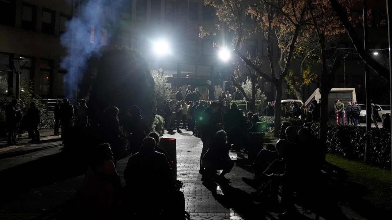 Kadıköy Belediyesi İşçilerinin Grev Kararı Sadece Bir Dakika Sürdü