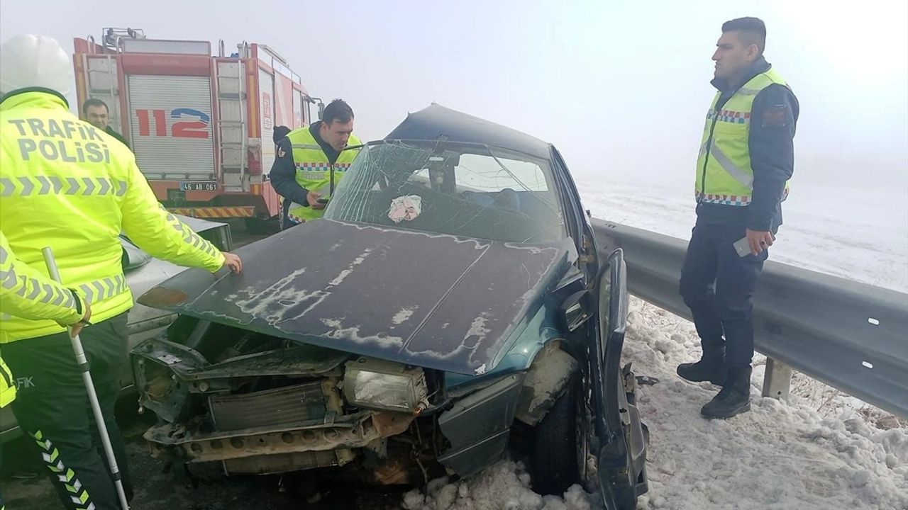 Kahramanmaraş'ta Trafik Kazası: 1 Ölü, 4 Yaralı