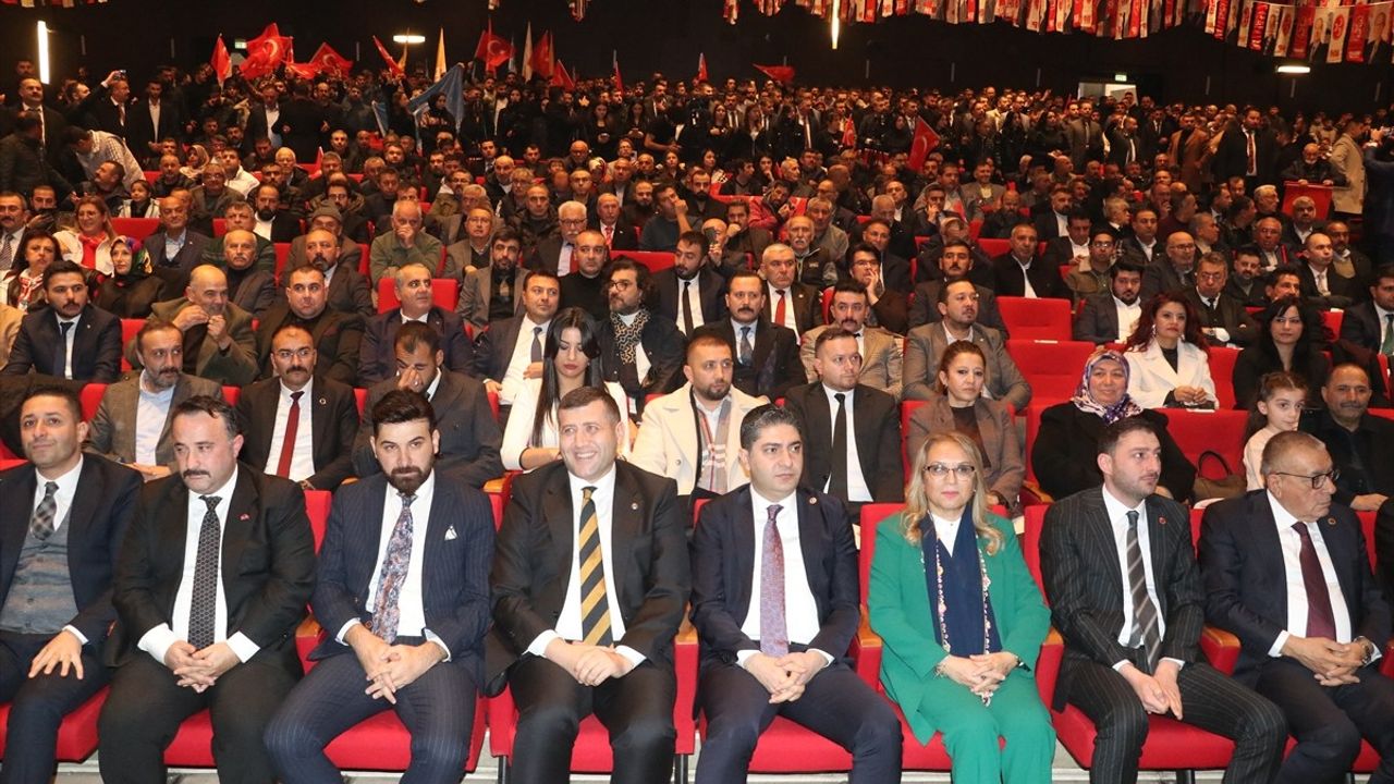 Kayseri'de MHP'nin 'Bir ve Birlikte Hilal'e Doğru Türkiye' Toplantısı