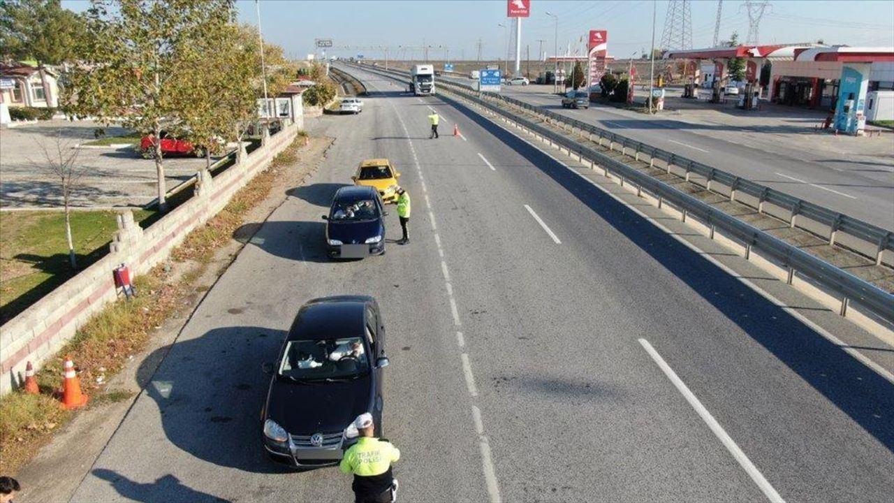 Kırklareli'nde Hız İhlali Sebebiyle 22 Araç Trafikten Men Edildi