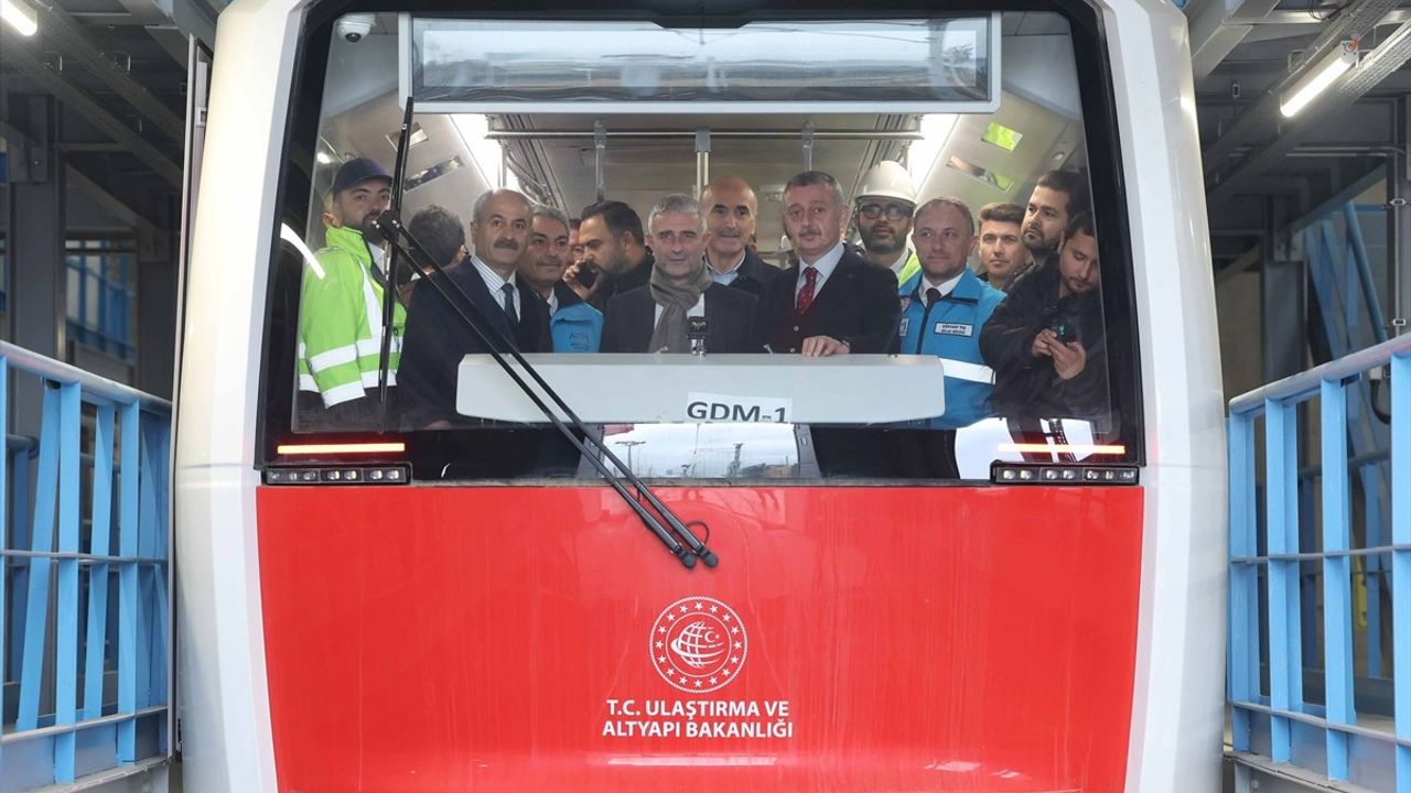 Kocaeli'nin İlk Metro Hattında Deneme Sürüşü Yapıldı