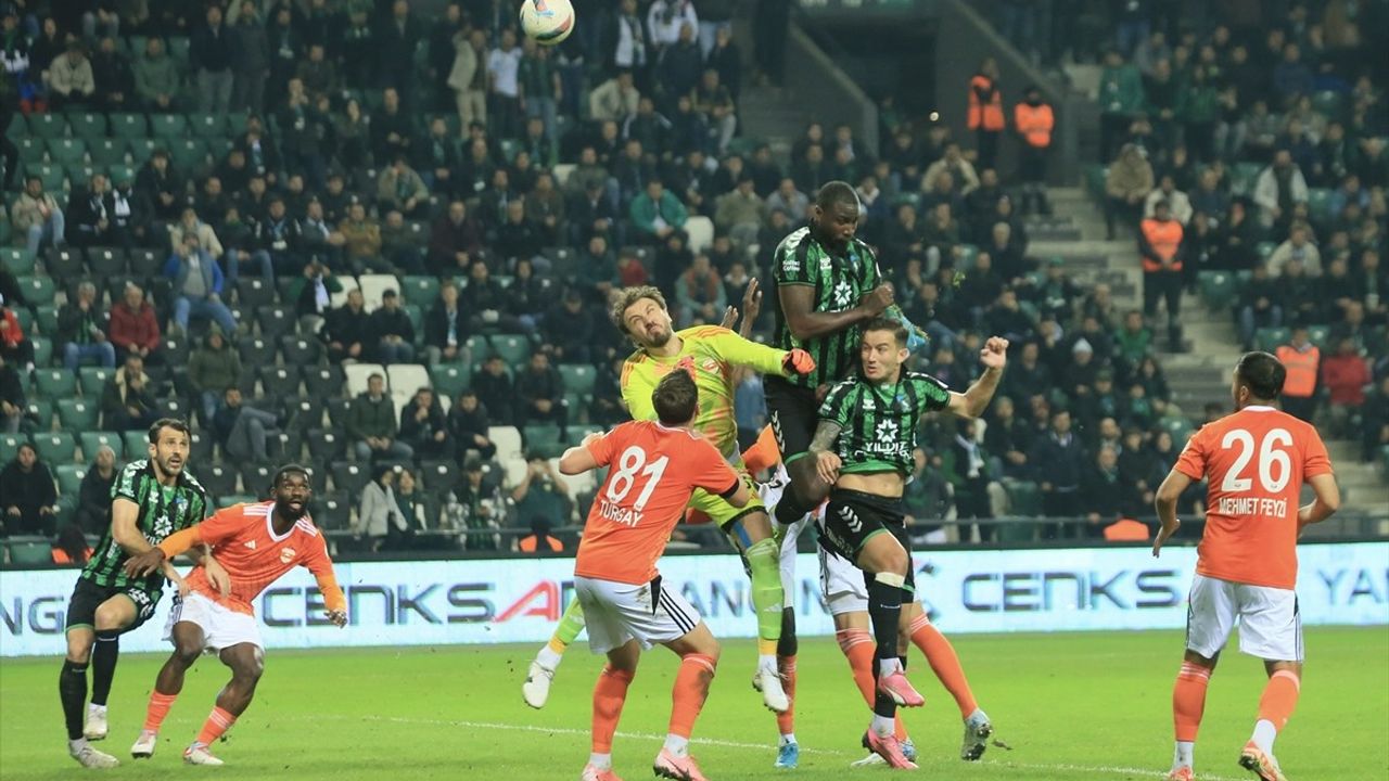 Kocaelispor, Adanaspor'u 2-0 Yenerek Üst Sıraya Tırmandı